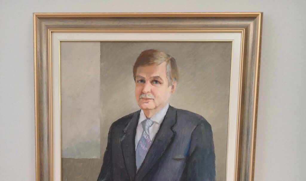 Professori Pertti Vakkilaisen tuontanto yhtiin kansiin